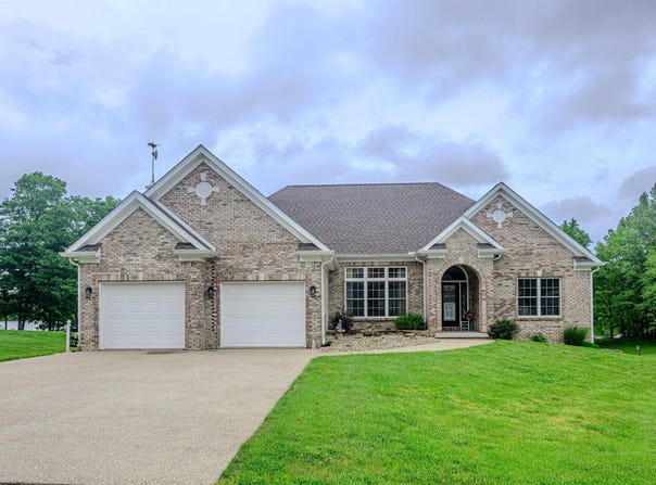 11608 Boggs West Circle, Loogootee, IN 47553