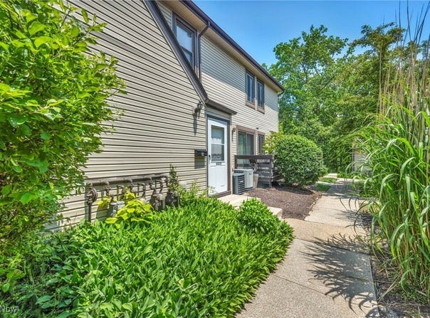 552 TURNEY RD A, BEDFORD, OH 44146