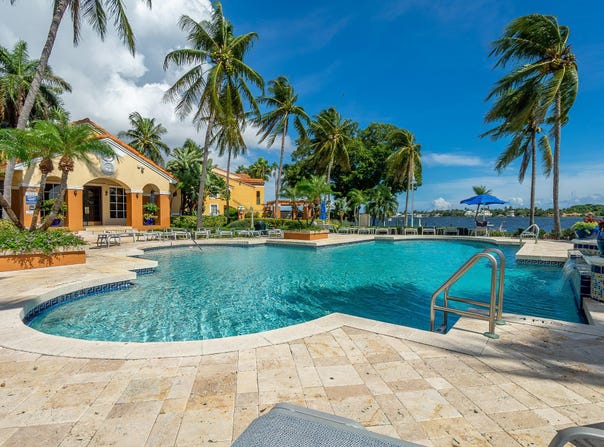145 YACHT CLUB Way, Hypoluxo, FL 33462