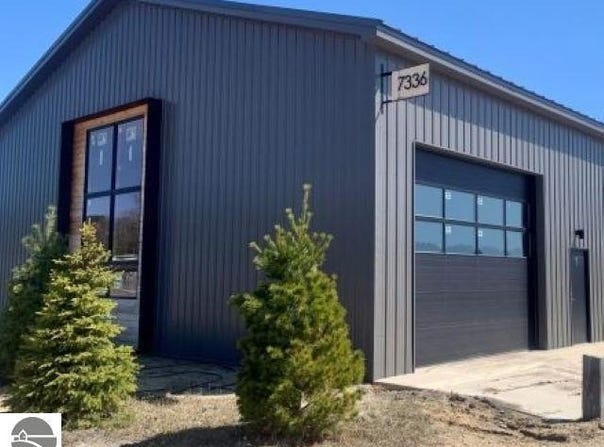 7334 E Duck Lake Road, Lake Leelanau, MI 49653