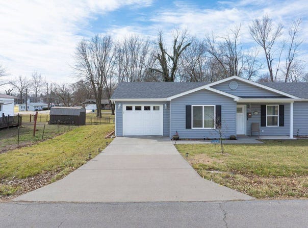 208  E. Jemphrey, Eldon, MO 65026