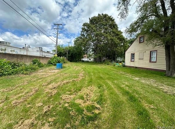 ETON Avenue, Dearborn Heights, MI 48125