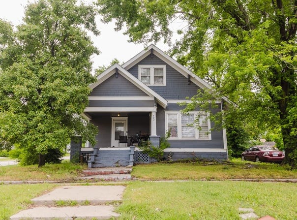 423 S Topeka, El Dorado, KS 67042