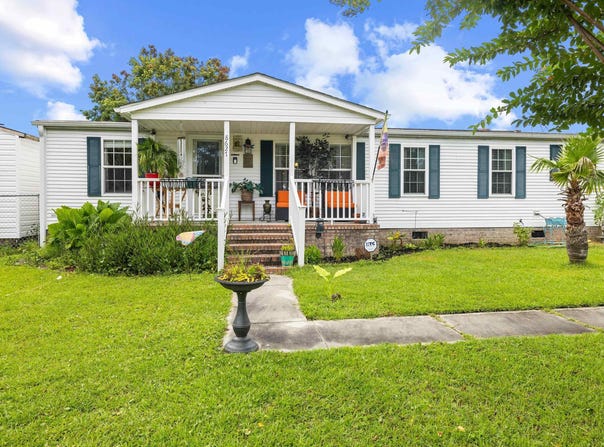 8627 Bragg Dr., Myrtle Beach, SC 29588