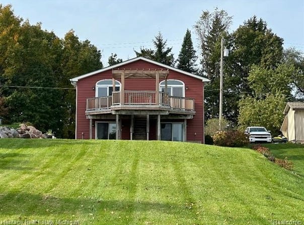 2955 Rubbins Road, Howell, MI 48843