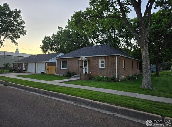 411 W GORDON St, Holyoke, CO 80734