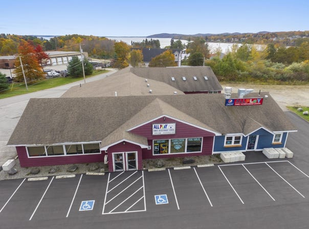 49 Searsport Avenue, Belfast, ME 04915