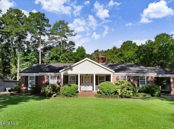 2102 Hardee Road, Kinston, NC 28504