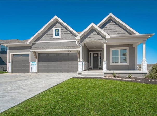 5110 NW Montebella Drive, Riverside, MO 64150