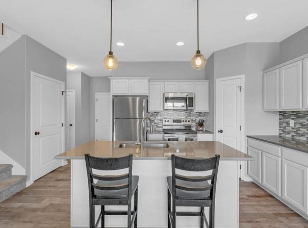 1106 E 28th Street, Norwalk, IA 50211