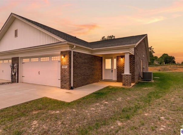 307 Breckinridge Circle, Vine Grove, KY 40175