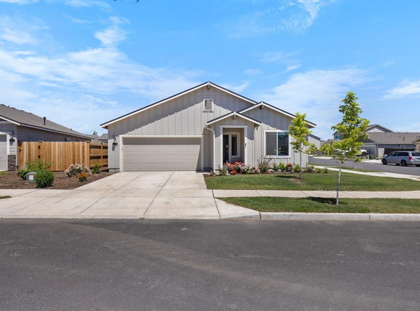 1055 NW Varnish Lane, Redmond, OR 97756