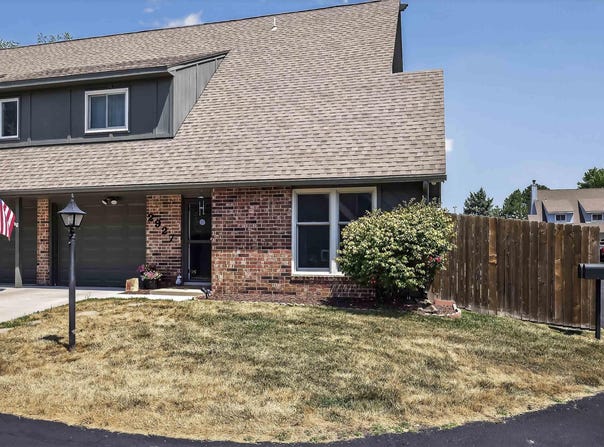 2927 SW Foxcroft 1 CT, Topeka, KS 66614