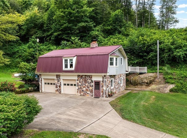 2250 Indian Camp Run Road, New Concord, OH 43762