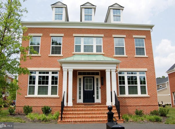 10606 CEDAR AVE, FAIRFAX, VA 22030