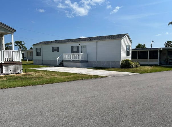 157 Richard St., Sebastian, FL 32958