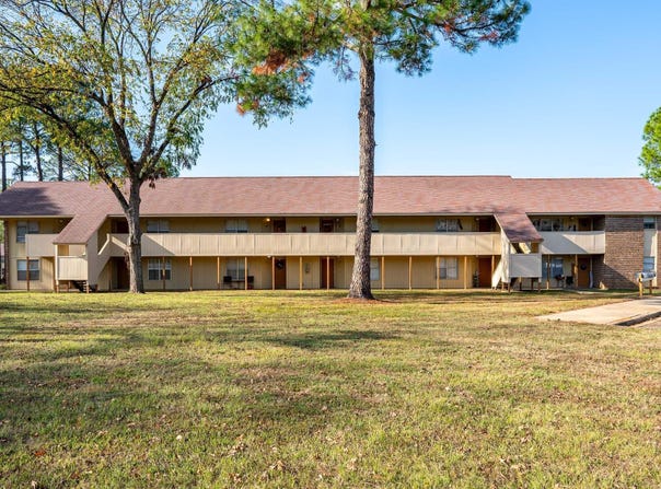 300 W Harding, #311, Morrilton, AR 72110
