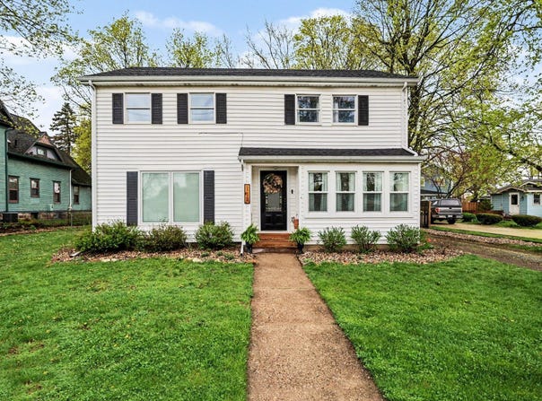 112 W Spruce Street, Marshall, MI 49068