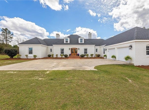 2271 Nursery Road, Blackshear, GA 31516