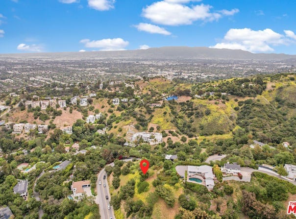 3301 COLDWATER CANYON Ave, Studio City, CA 91604