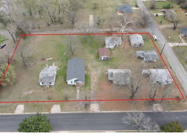 1138 Fitzhugh, Paris, TX 75460
