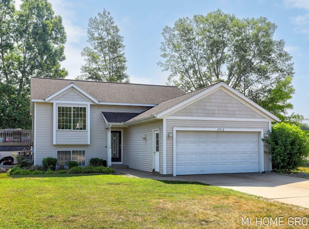 2912 SUNRISE AVENUE, HOLLAND, MI 49424
