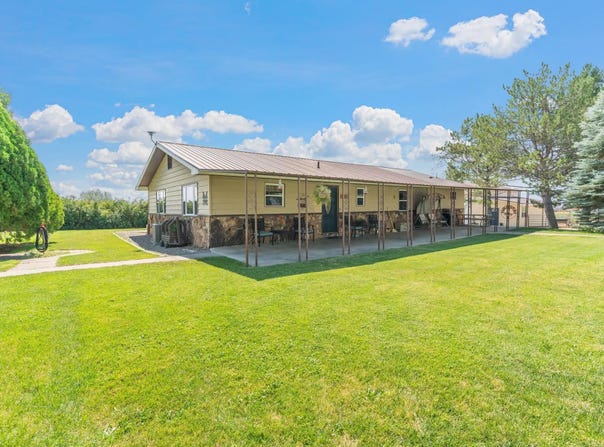1425 13 Road, Loma, CO 81524