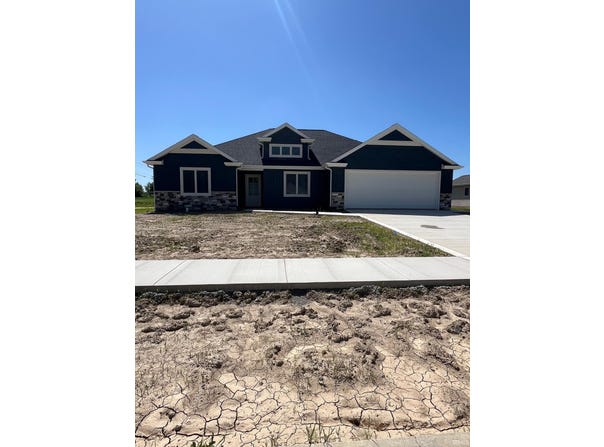 1701 Elm Street, Auburn, IN 46706-3358