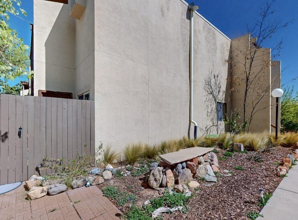 149 Calle Ojo Feliz, Santa Fe, NM 87505