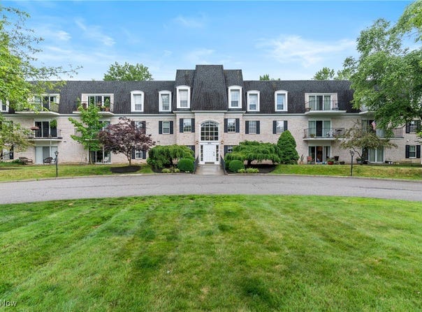 2021 King James Parkway unit: 312B, Westlake, OH 44145