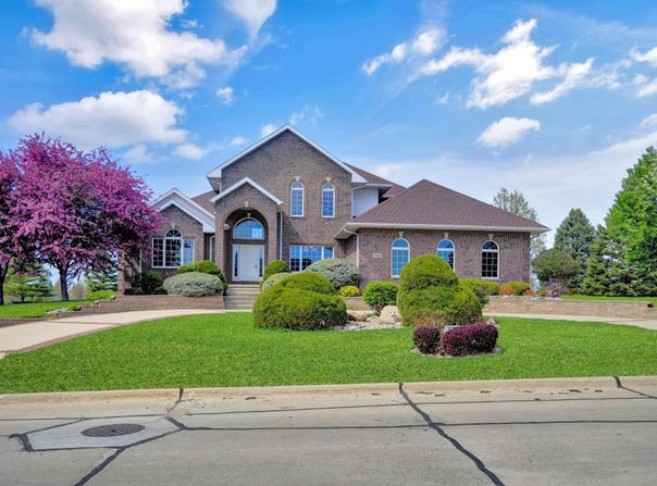 980 Fox Ridge Road, Dike, IA 50624