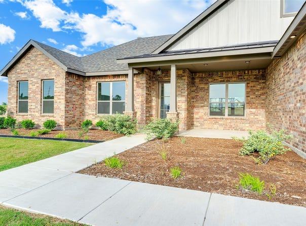 412 COLLUM View, Azle, TX 76020