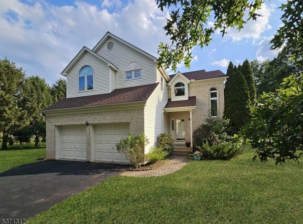 2 Sweney Ct, Hillsborough Twp., NJ 08844-3437