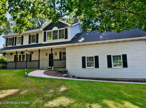 5 Gilliland Drive, East Stroudsburg, PA 18301