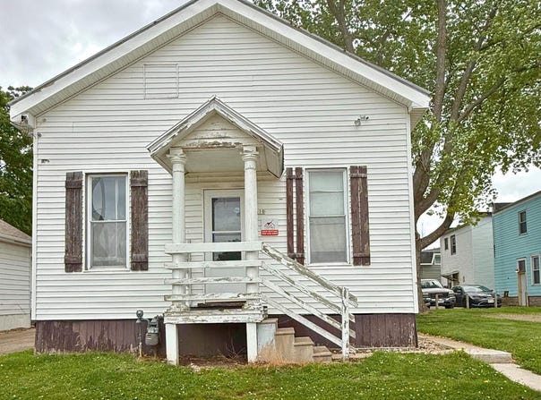 810 MCKINLEY Street, OSHKOSH, WI 54901-4353