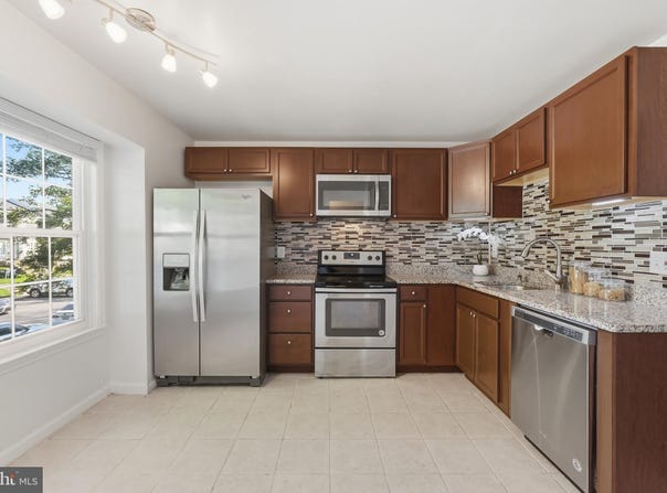 1704 W BANCROFT Lane, CROFTON, MD 21114