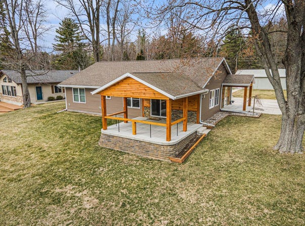777 Quillett Drive, Beaverton, MI 48612