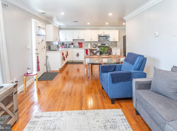 1829 N DINWIDDIE STREET, ARLINGTON, VA 22207