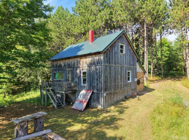 25307 Dover Road, Calumet, MI 49913
