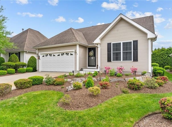 5 Leighas Lane, Coventry, RI 02816