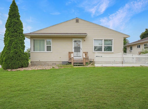 2007-2009 Burton Avenue, Waterloo, IA 50703