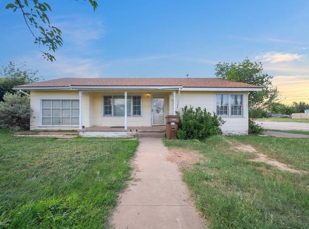 1009 E 15th St, Big Spring, TX 79720