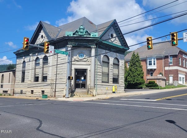 1 N Robinson Avenue, Pen Argyl, PA 18072