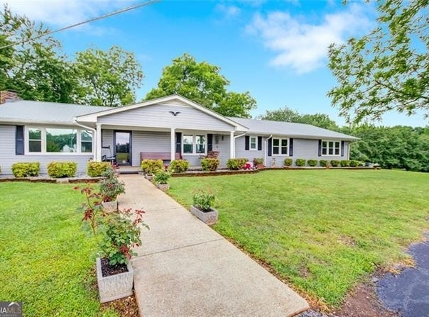 190 Roberts, Cornelia, GA 30531