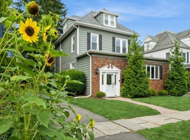 31 Benson St, Bloomfield Twp., NJ 07003-2721