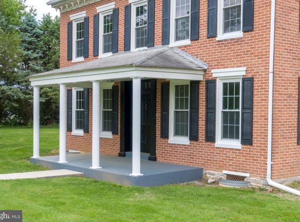 1554 HOLLY PIKE, CARLISLE, PA 17015