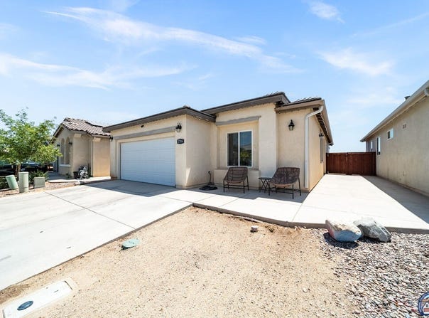 2708 Meadowbrook Dr, Imperial, CA 92251