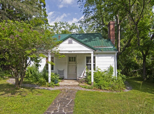 296 Frazier St, Lewisburg, WV 24901