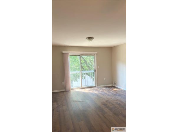 39 Morgan Place, East Brunswick, NJ 08816