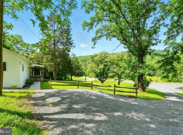 14 SUMMIT POINT Drive, FRONT ROYAL, VA 22630